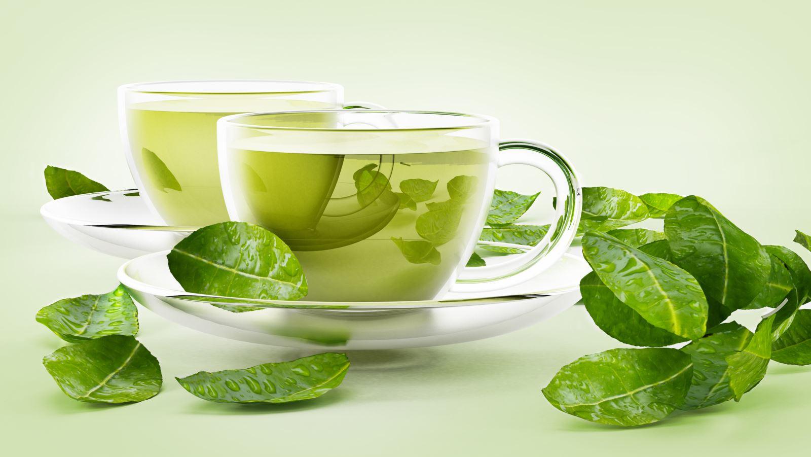 Nước trà xanh giúp giảm hôi miệng.
