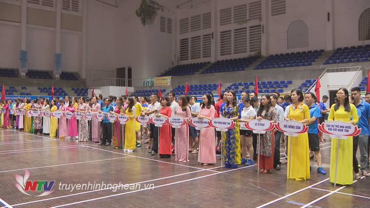 Giải thể thao năm 2019 truyền thống của Đảng ủy Khối Các cơ quan tỉnh được tiến hành với 2 nội dung thi đấu là bóng đá và cầu lông, có hơn 450 vận động viên đến từ hơn 40 cơ quan tham gia.