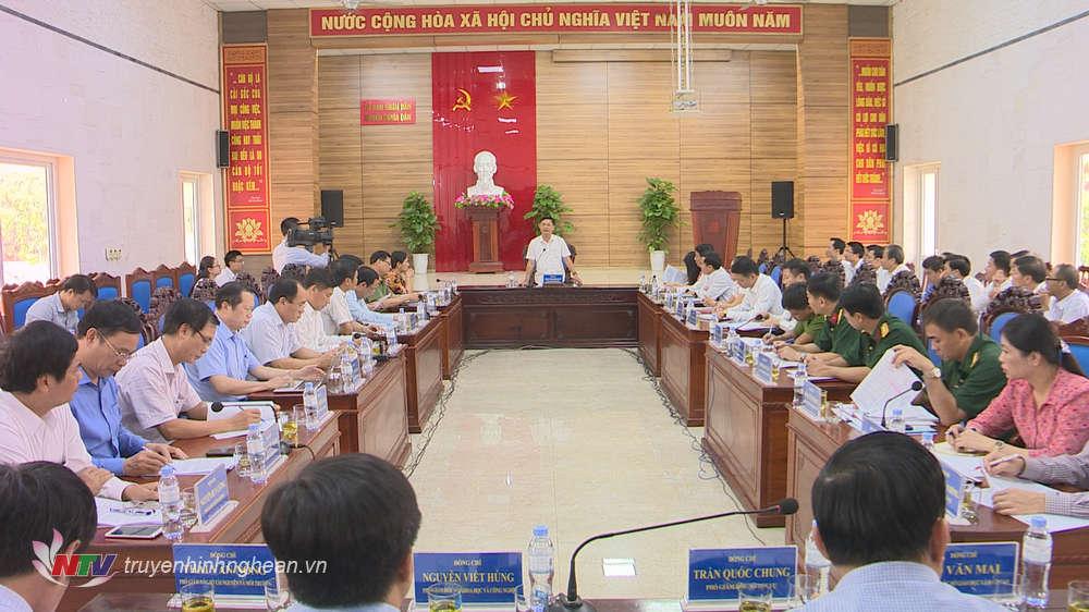 Toàn cảnh buổi làm việc.