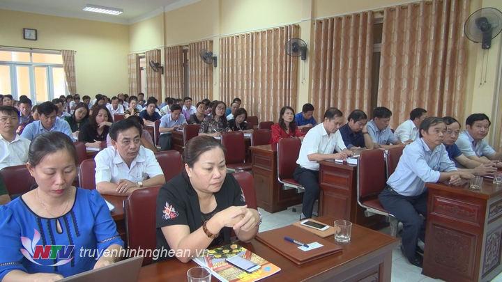 Các đại biểu dự hội nghị.