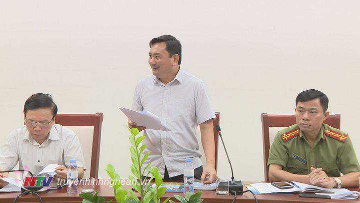 Đại diện lãnh đạo TP Vinh phát biểu tại buổi họp.