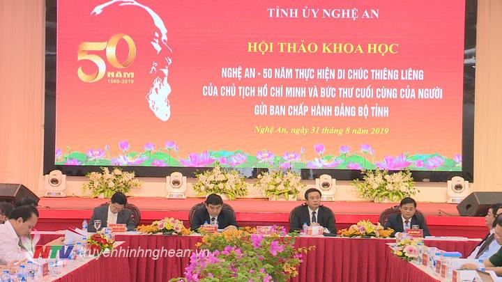Các đồng chí chủ trì hội thảo.