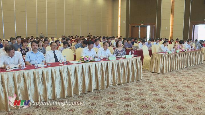 Các đại biểu tham dự hội thảo.
