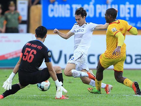 Văn Toàn sẽ thăng hoa rực rỡ hơn nếu ở môi trường thi đấu như Hà Nội. Ảnh: VPF