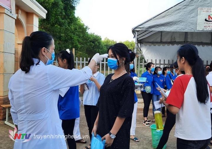 Công tác phòng dịch Covid -19 cho các thí sinh được thực hiện nghiêm túc.