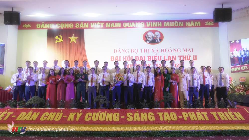 Ban Chấp hành Đảng bộ thị xã Hoàng Mai lần thứ II, nhiệm kỳ 2020-2025 ra mắt tại PG88 go Nạp Rút Tiền.