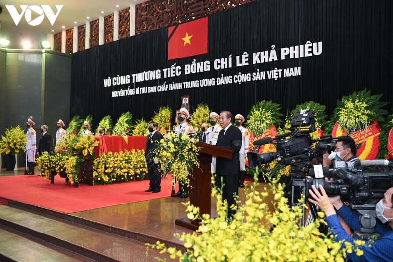 Thay mặt Ban tổ chức Lễ tang, Phó Thủ tướng Thường trực Chính phủ Trương Hòa Bình tuyên bố Lễ truy điệu bắt đầu.