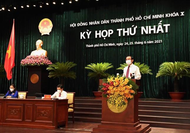 Kỳ họp thứ nhất và kỳ họp thứ 2 HĐND TPHCM khóa X diễn ra trong bối cảnh dịch bệnh COVID-19 đang diễn biến hết sức phức tạp tại thành phố.