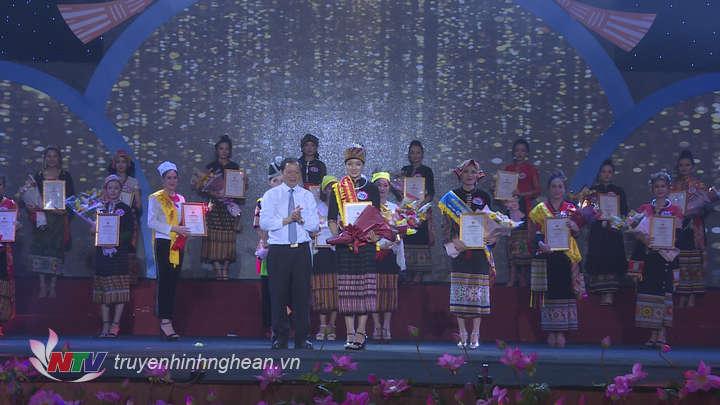 Thí sinh Hà Thảo Danh (huyện Con Cuông) đã đạt giải nhất Hội thi Nét đẹp các dân tộc thiểu số tỉnh PG88 go Bắn cá năm 2019.