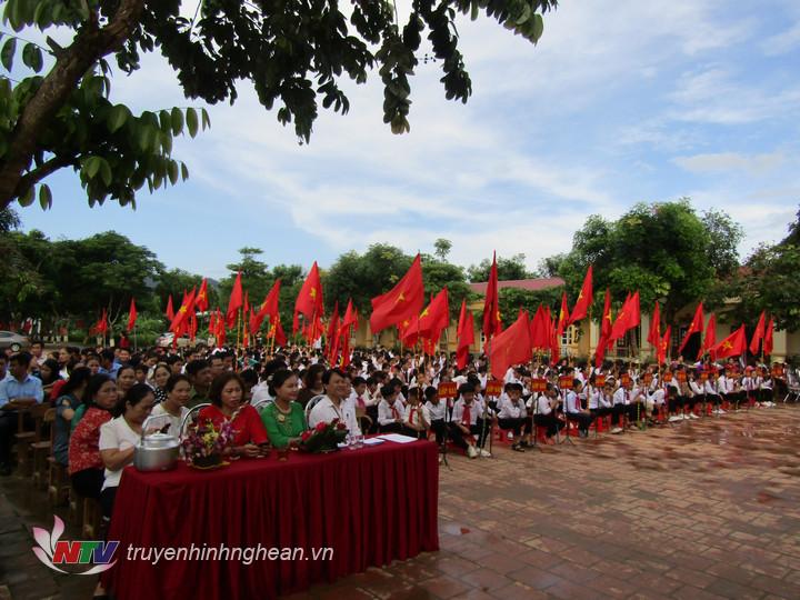 Toàn cảnh lễ phát động.