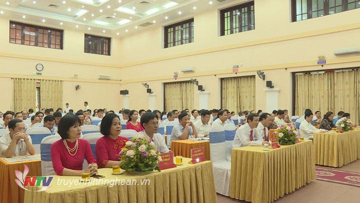 Các đại biểu tham dự.