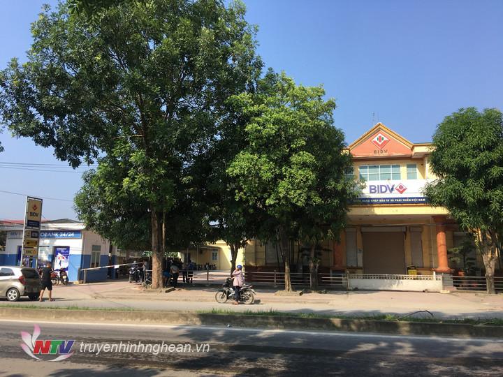 Chi nhánh Phủ Diễn ngân hàng BIDV đóng  tại Thị trấn- Đô Lương đóng cửa ngay sau khi sự việc điện giật gây chết người xảy ra
