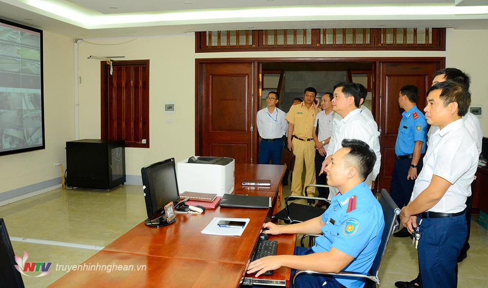 PG88 go Bắn cá UBND tỉnh Thái Thanh Quý thăm trung tâm Đăng Ký M.PG88 thông minh tại sở GTVT.