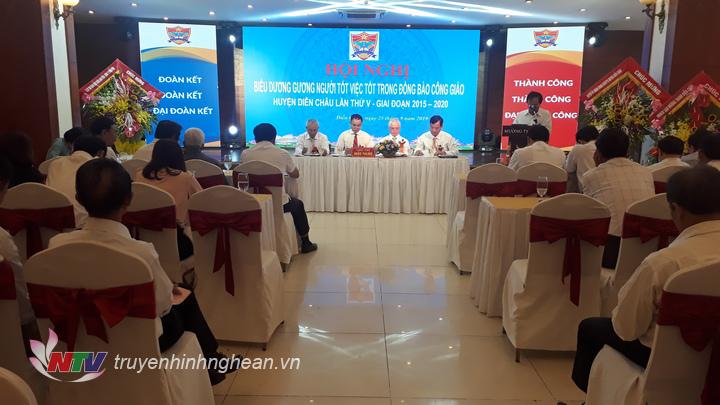 Toàn cảnh hội nghị.