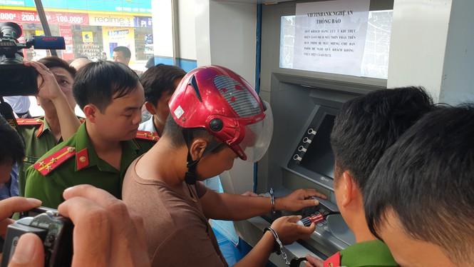  Thủ đoạn tinh vi cũa các đối tượng.