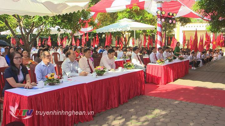 Các đại biểu tham dự.
