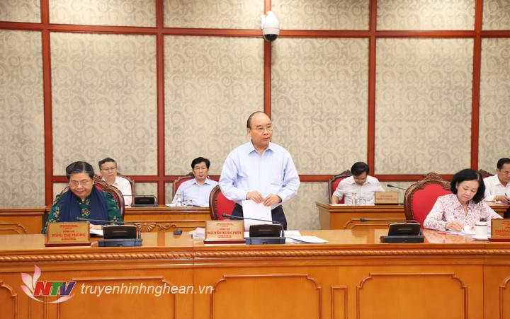 Thủ tướng Chính phủ Nguyễn Xuân Phúc phát biểu kết luận buổi làm việc.
