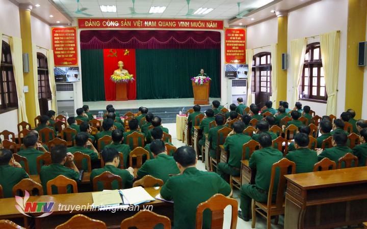 Toàn cảnh buổi làm việc.