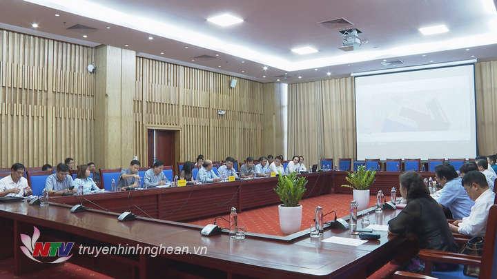 Toàn cảnh buổi làm việc.