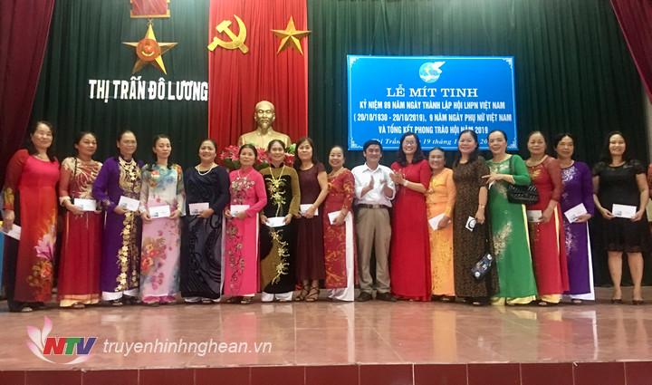 Trao tặng 