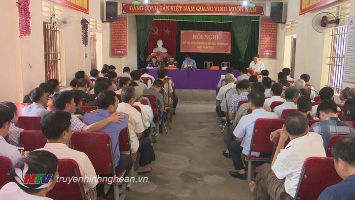 Toàn cảnh buổi tiếp xúc cử tri.