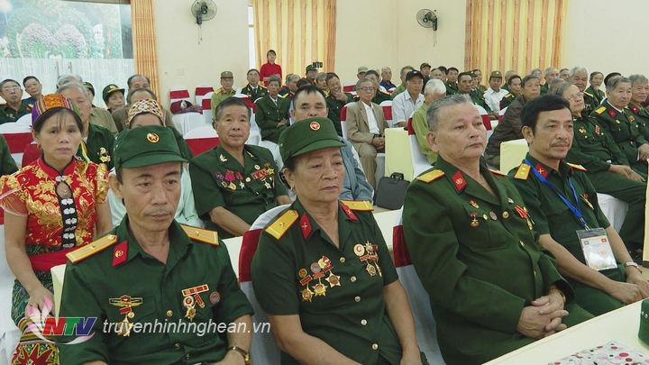 Các đại biểu tham dự.