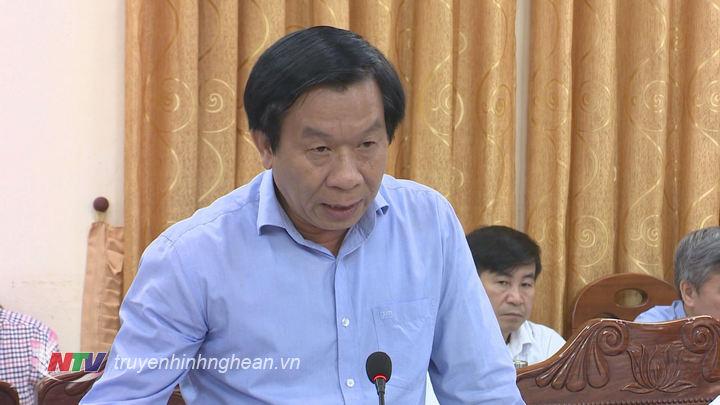 Đ/c Lê Đức Cường - Ủy viên BTV, Trưởng ban Nội chính Tỉnh ủy phát biểu tại phiên họp.