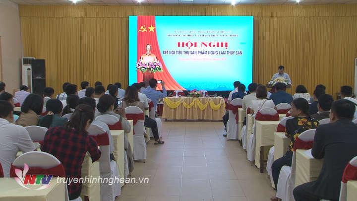 Toàn cảnh hội nghị.