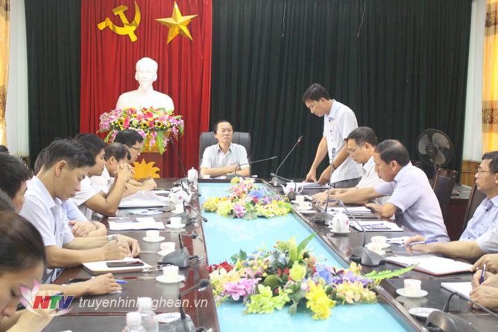  Huyện Quỳnh Lưu họp triển khai các biện pháp khẩn cấp phòng chống dịch sốt xuất huyết.