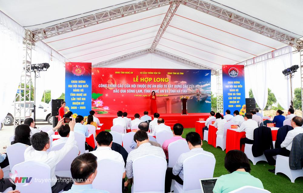 Toàn cảnh buổi lễ.