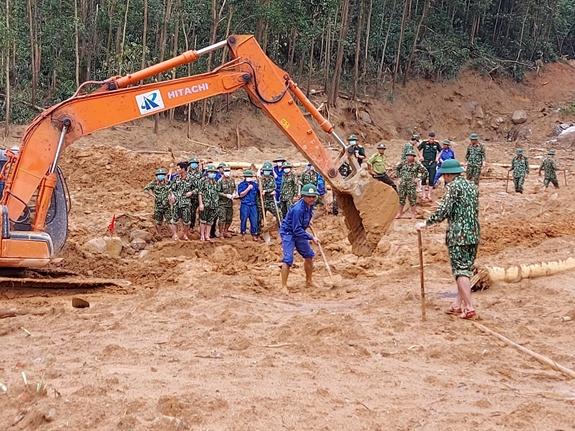 Lũ ống san lấp khu vực tiểu khu 57. Ảnh: QĐND.