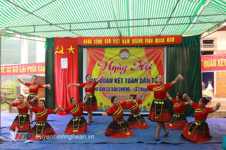 Tiết mục văn nghệ chào mừng.