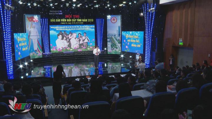 Toàn cảnh lễ bế mạc.
