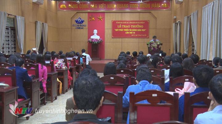 Toàn cảnh buổi lễ.