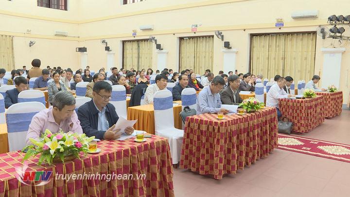 Các đại biểu tham dự.