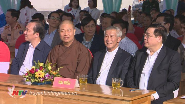 Các đại biểu tham dự.