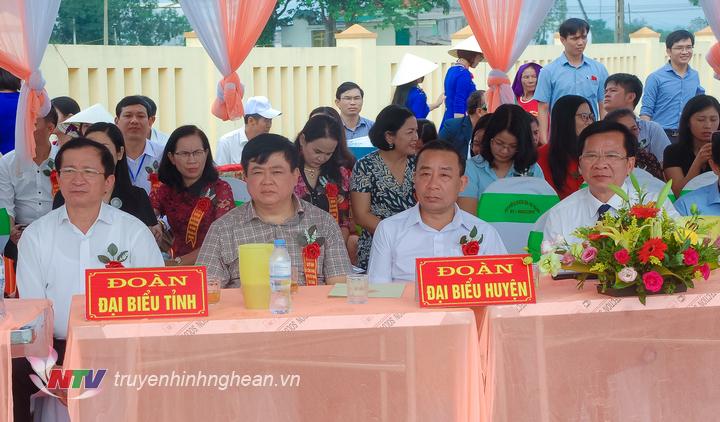 Các đại biểu tham dự.