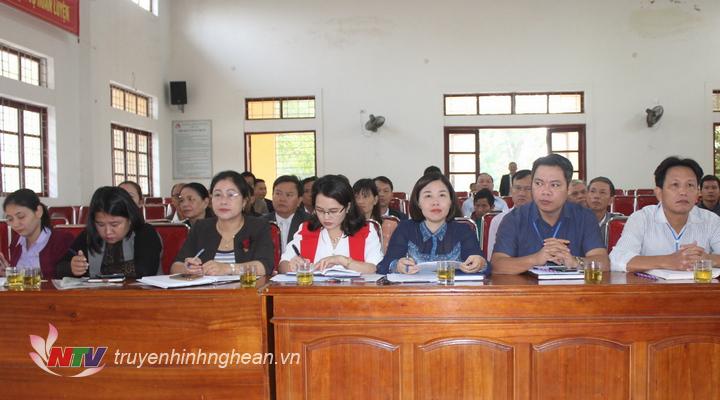 Các đại biểu tham dự.