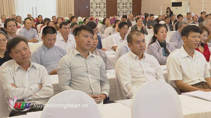 Các đại biểu tham dự.