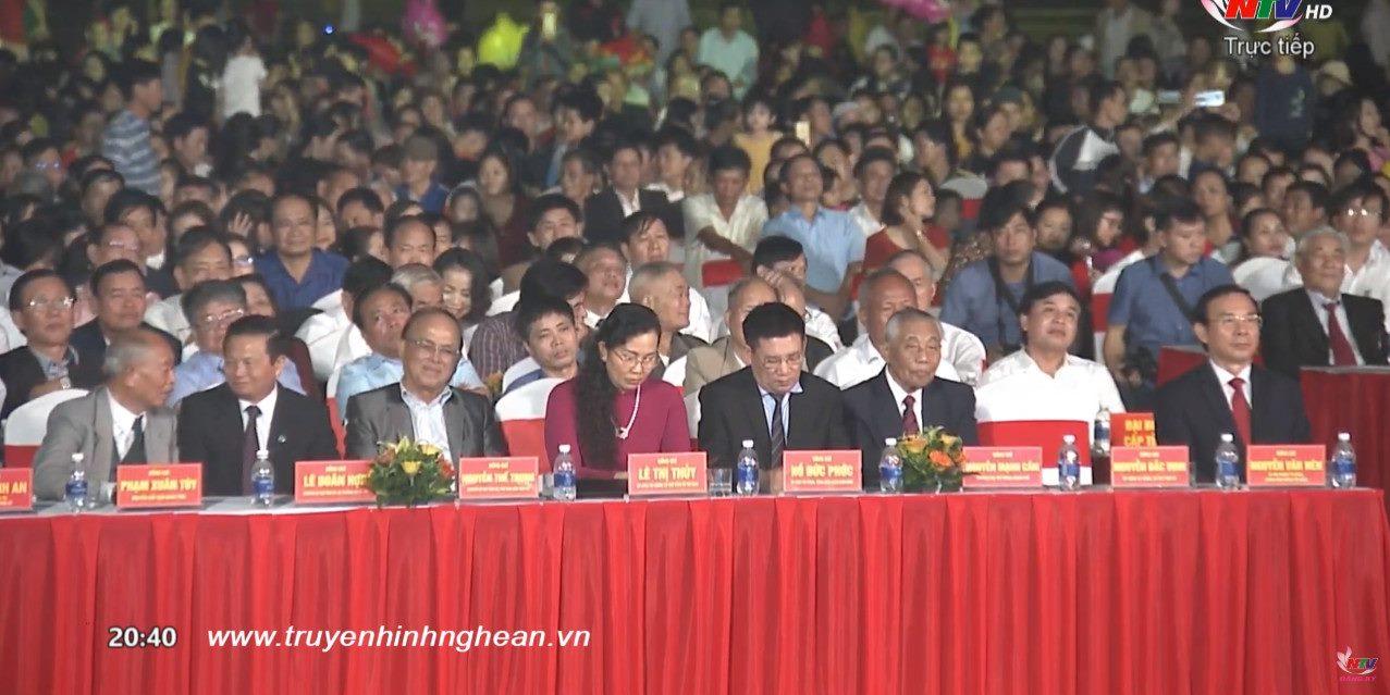 Các đại biểu tham dự.