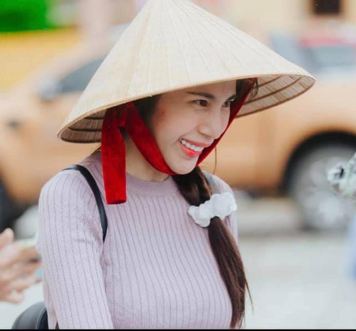 Ca sĩ Thủy Tiên