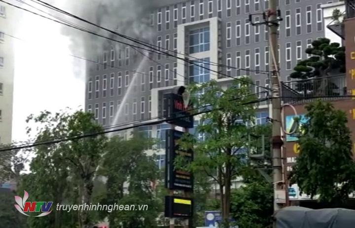 :Khu vực hiện trường vụ cháy tại khách sạn Vinh Plaza