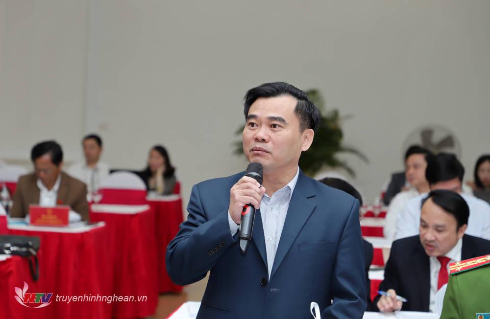 Đại diện Sở Khoa học Công nghệ giải trình một số ý kiến đại biểu nêu.
