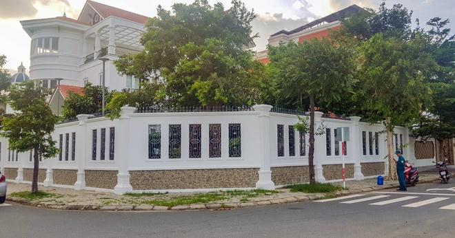 Công an phong tỏa nhà nguyên Bí thư Thành ủy Nha Trang sau vụ việc.
