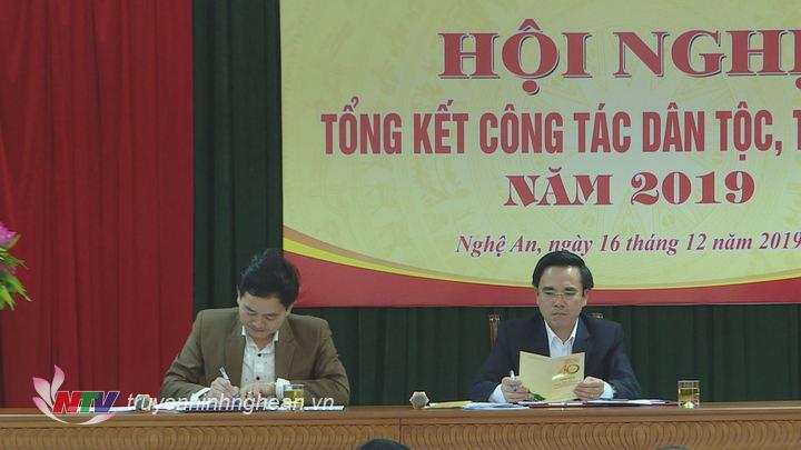 Các đồng chí chủ trì.