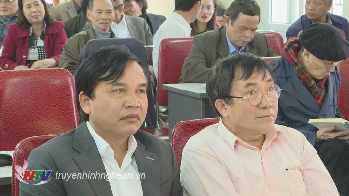 Các đại biểu tham dự.