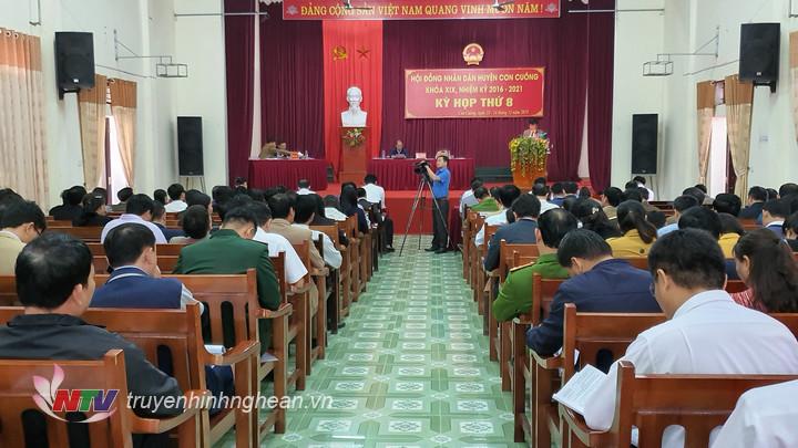 Toàn cảnh kỳ họp.
