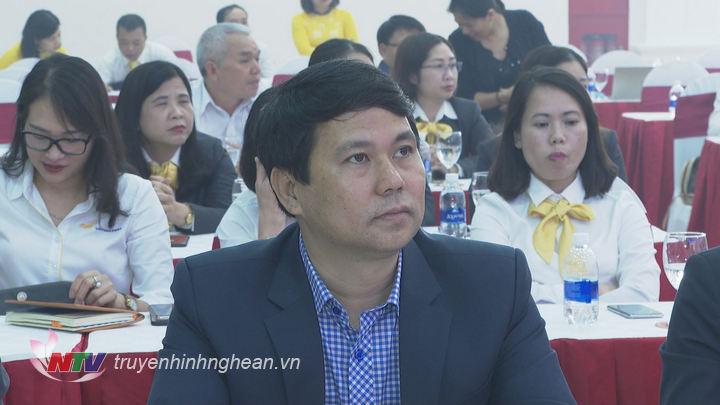 Các đại biểu tham dự.