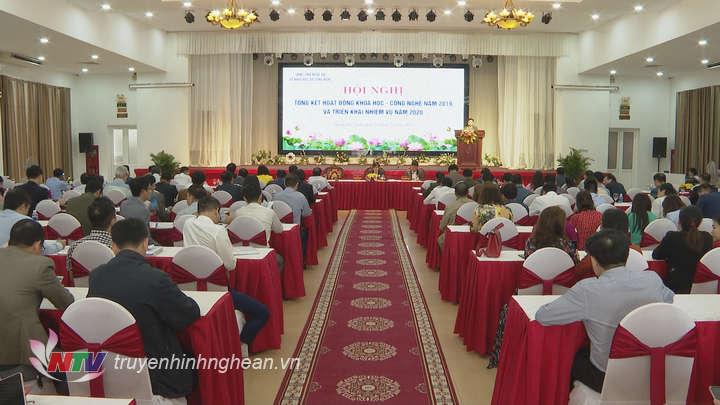 Toàn cảnh hội nghị.