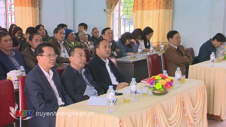 Các đại biểu tham dự.